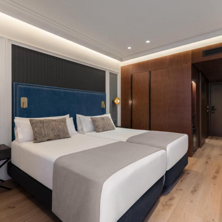Catalonia Plaza Catalunya - Habitación Triple Premium (3 adultos) - 2