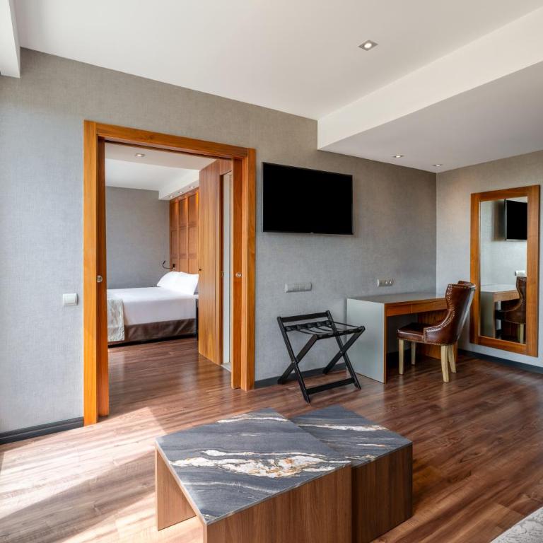Catalonia Plaza Catalunya - Suite con piscina privada y acceso al spa - 5