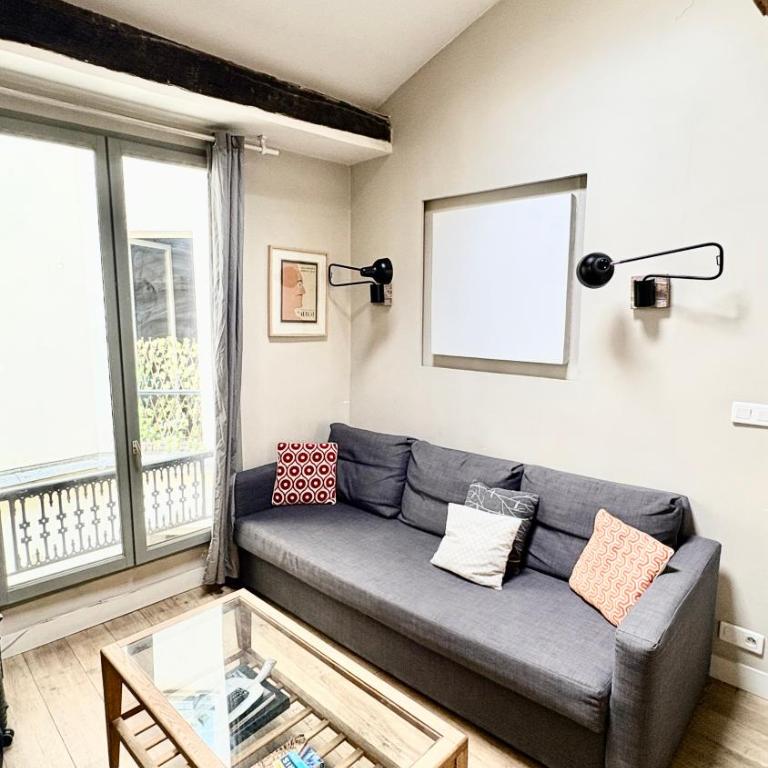 1 br charming 2 storey apt at chic Invalides-Orsay-StGermain - One-Bedroom Apartment - 3