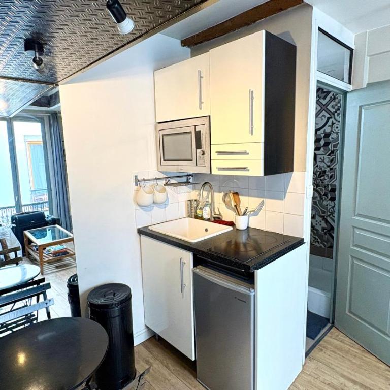 1 br charming 2 storey apt at chic Invalides-Orsay-StGermain - One-Bedroom Apartment - 10