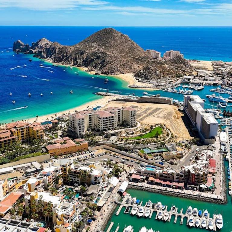 Luxury Cabo condo with multiple pools, pickleball, gym & rooftop - Maison de Vacances - 65
