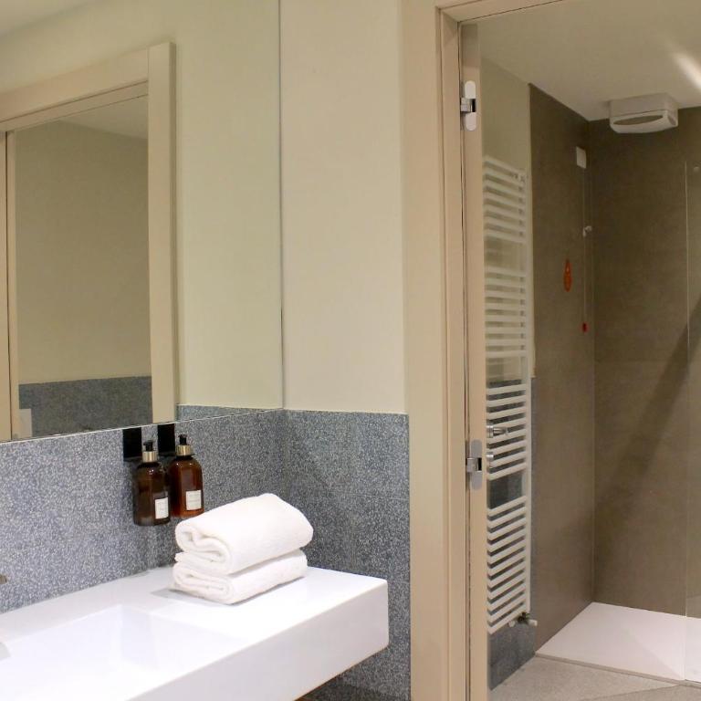 The Lake Suites - Luxury Suites in Lazise - Camera King con Vista Lago - 12