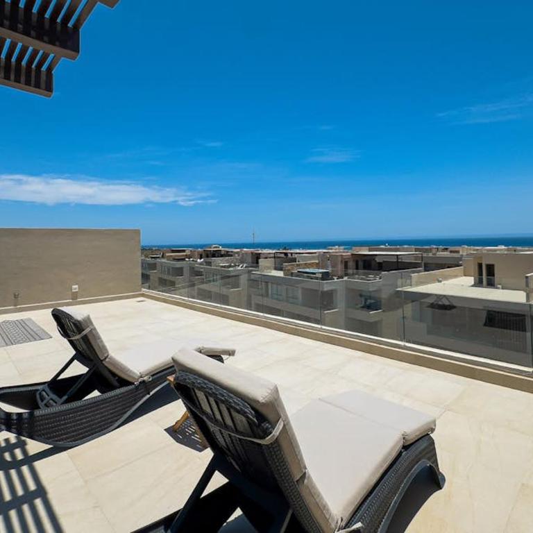 Modern studio with rooftop lounge, pools, gym, pickleball & Netflix access - Casa - 3