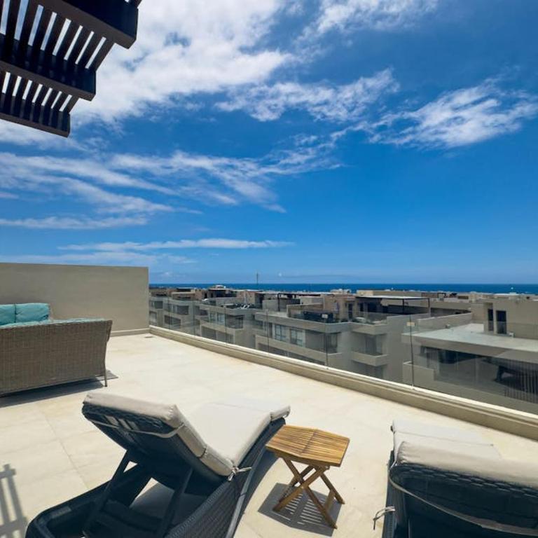Modern studio with rooftop lounge, pools, gym, pickleball & Netflix access - Casa - 16