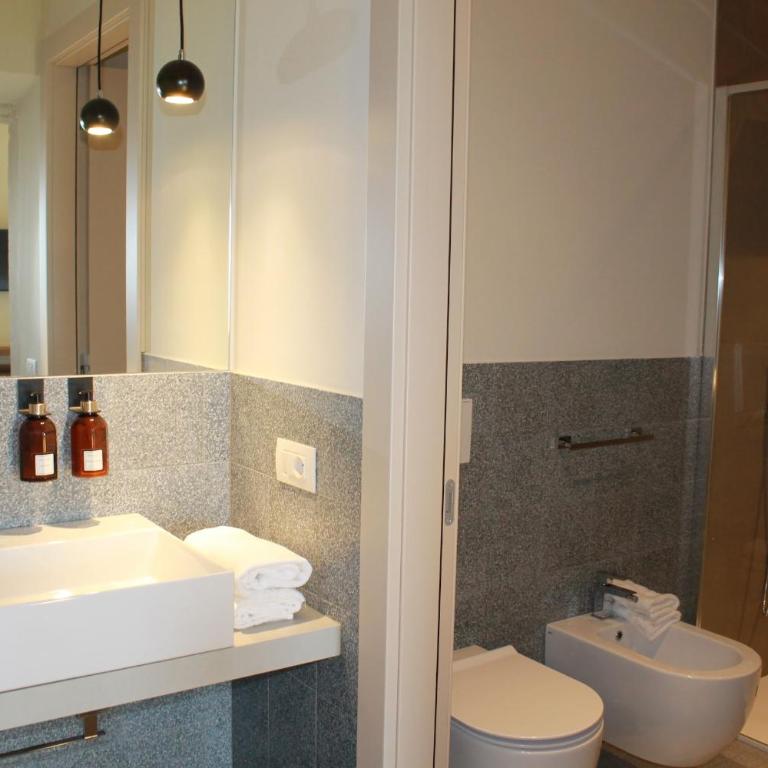 The Lake Suites - Luxury Suites in Lazise - Camera Matrimoniale con Vista Lago - 7