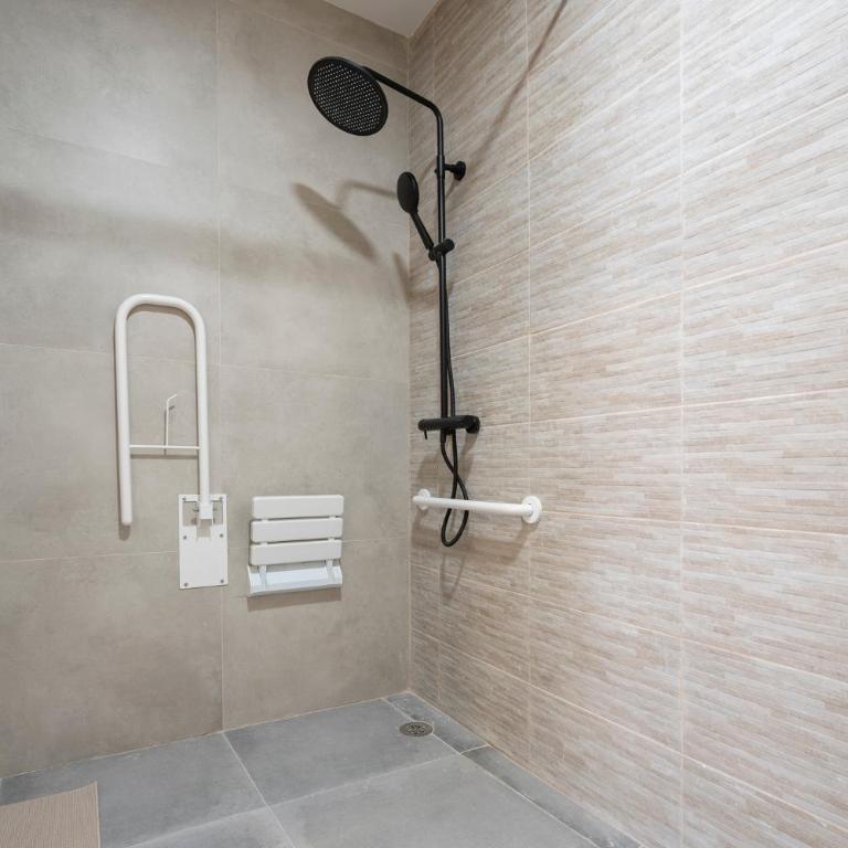 Sanchis Studios - Studio - Accessible aux Personnes à Mobilité Réduite - 3