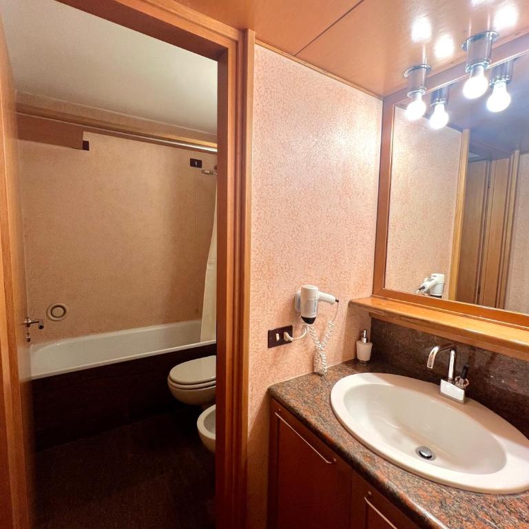 Monolocale Des Alpes 204 - Studio Apartment with Balcony - 14