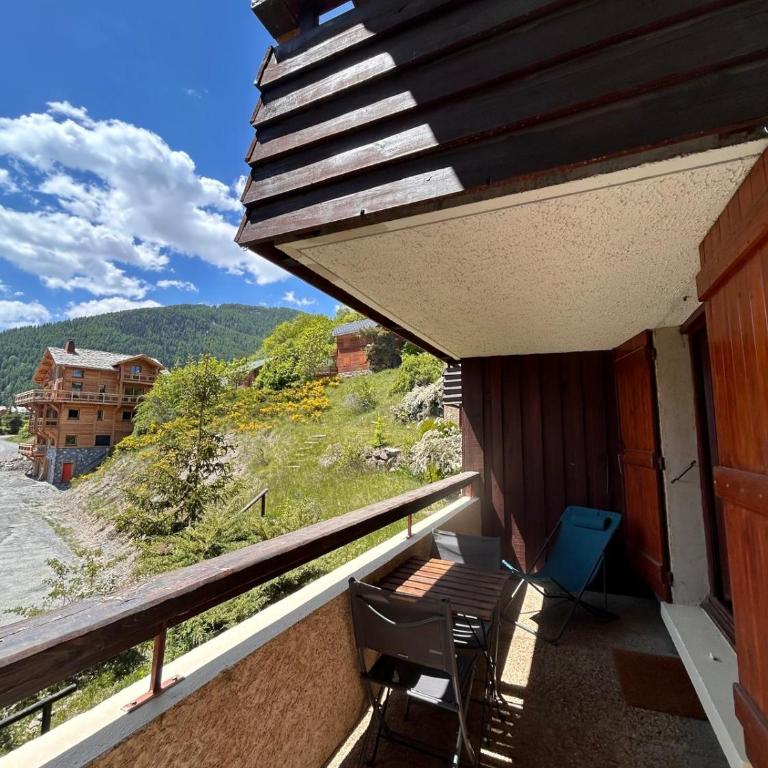 Cocon chaleureux, avec vue et au calme - Appartement 1 Chambre avec Balcon et Vue sur les Montagnes - 25