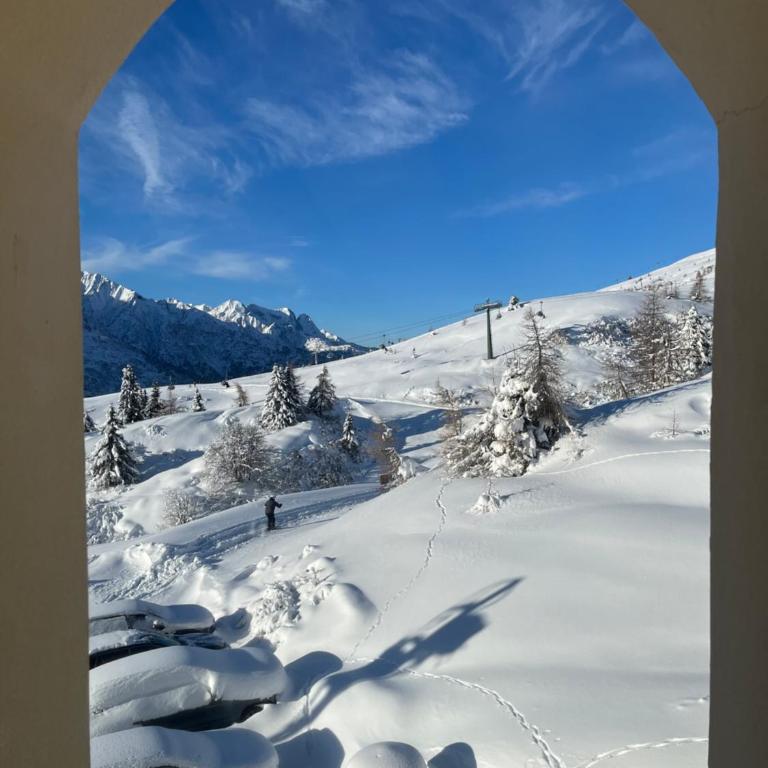 Hotel Dimora Storica La Mirandola - Camera Quadrupla con Vista Montagna - 5