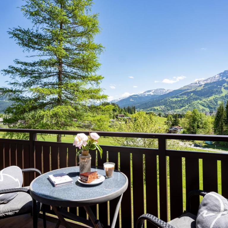 Berghof Haselsberger - Doppelzimmer mit Bergblick - 11