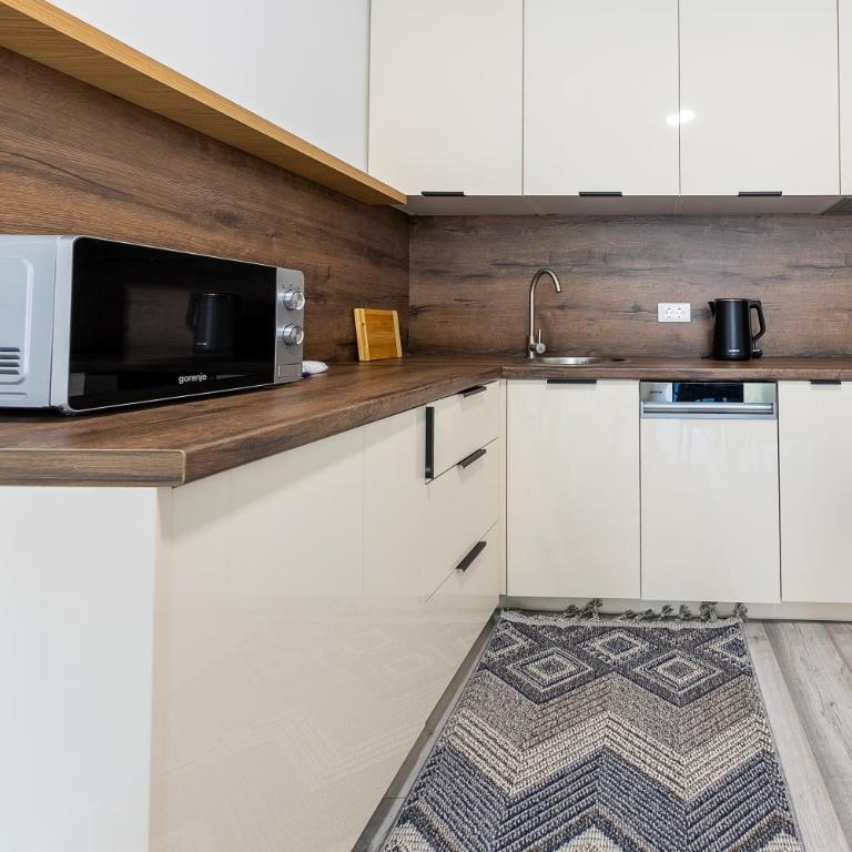 Old Town in 120 Seconds - With Free Parking - One-Bedroom Apartment - 5