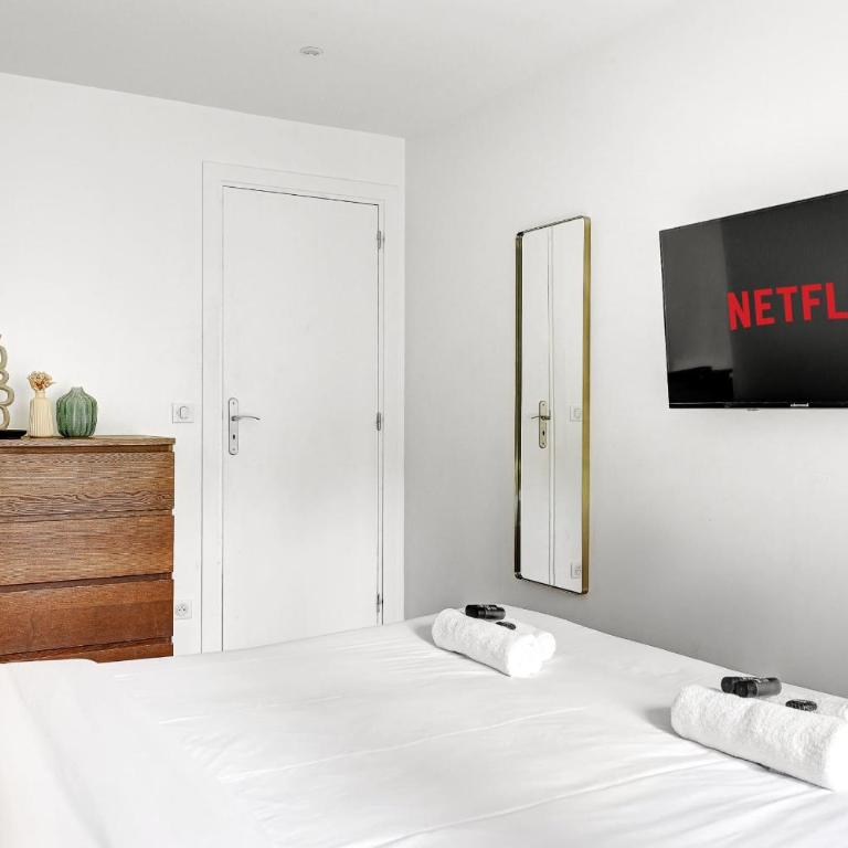 Home 4-Bedroom by Buttes Chaumont - 12 Guests - Appartement - 13