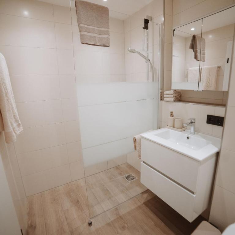 ALPEN STUDIO - moderne Ferienwohnung mit Bergblick & Südterrasse in Bad Hindelang - Apartment mit 1 Schlafzimmer - 22