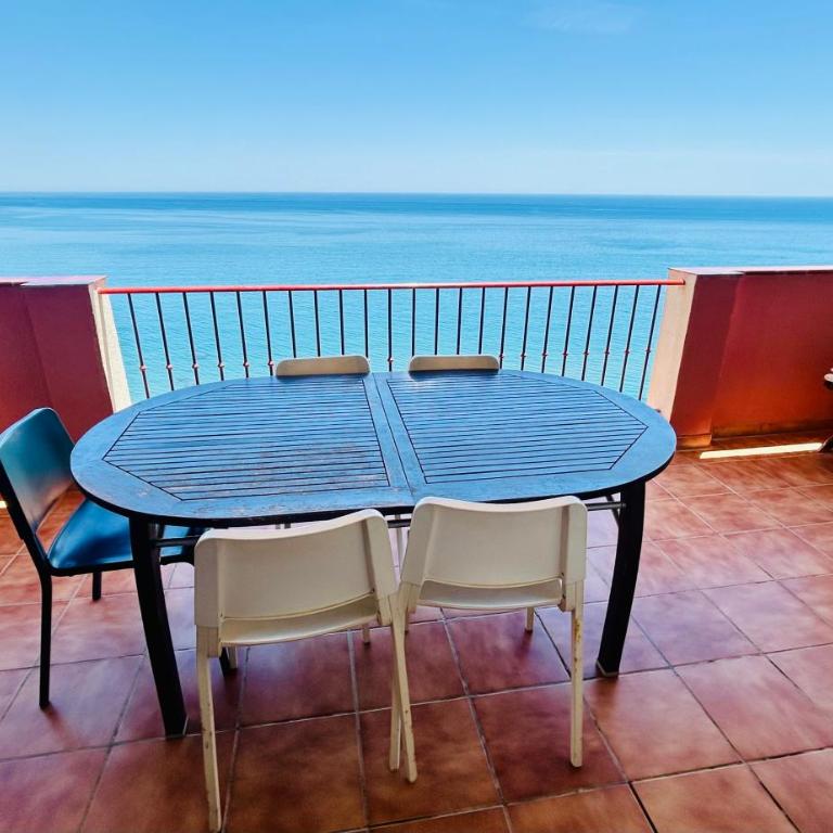 Seaviews Carvajal - Two-Bedroom Apartment - 3