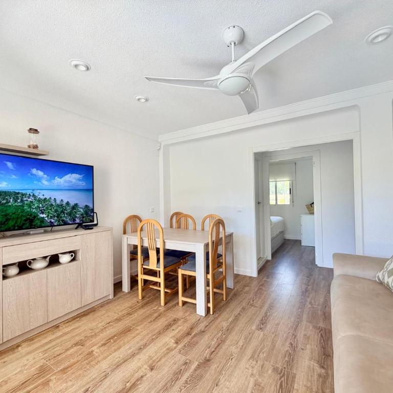 New Town Levante Beach Apartment - Apartment - 5