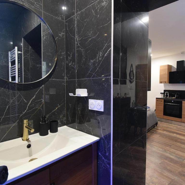 Suite romantique Spa & King Size - Le Secret Carnot - Appartement 1 Chambre - 23
