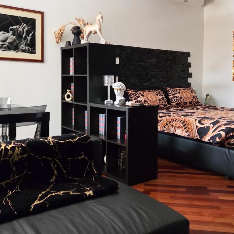 Colosseum Historic Apartment - 17th Century Building - Appartamento con 1 Camera da Letto - 28