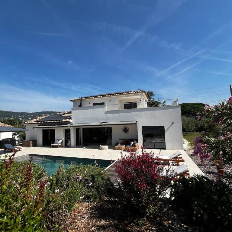 Exceptional Villa with Pool in Peymeinade - Villa 3 Chambres - 1