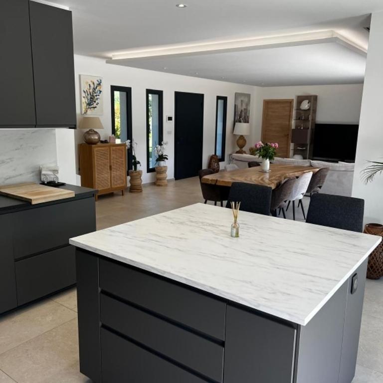 Exceptional Villa with Pool in Peymeinade - Villa 3 Chambres - 14