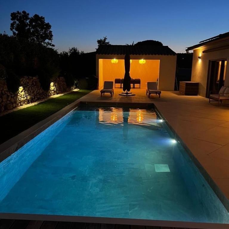 Exceptional Villa with Pool in Peymeinade - Villa 3 Chambres - 16