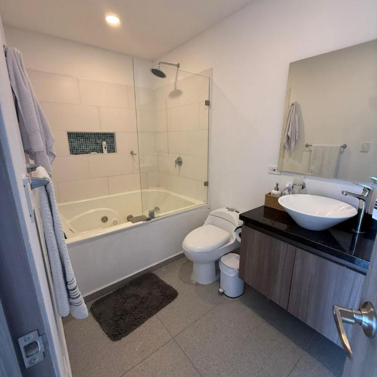 Apartamento en Rodadero, elegante y amplio a una cuadra del mar - Apartamento de 2 dormitorios - 16