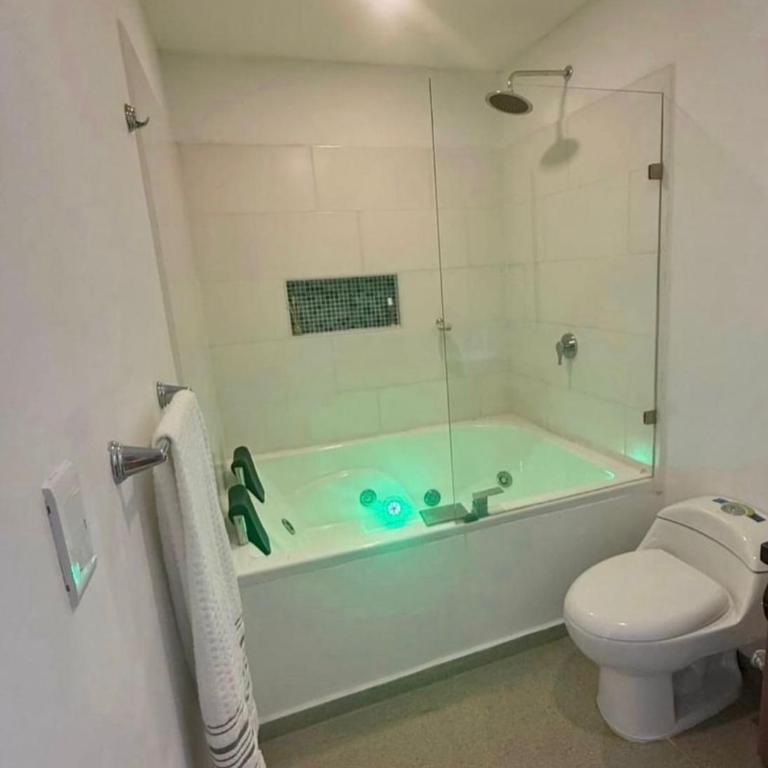 Apartamento en Rodadero, elegante y amplio a una cuadra del mar - Apartamento de 2 dormitorios - 20