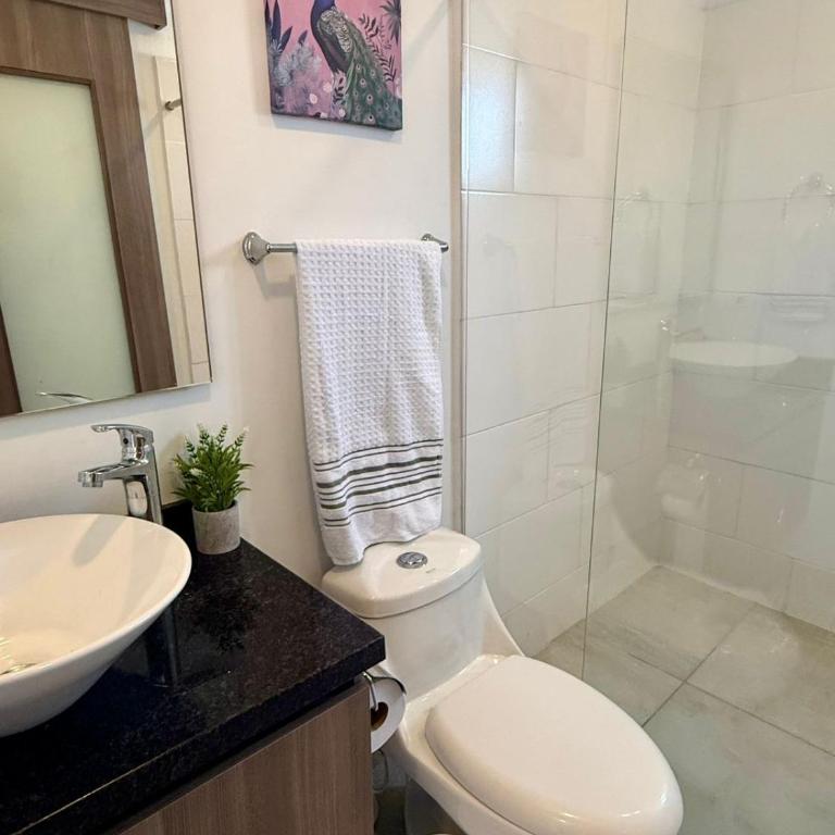 Apartamento en Rodadero, elegante y amplio a una cuadra del mar - Apartamento de 2 dormitorios - 32