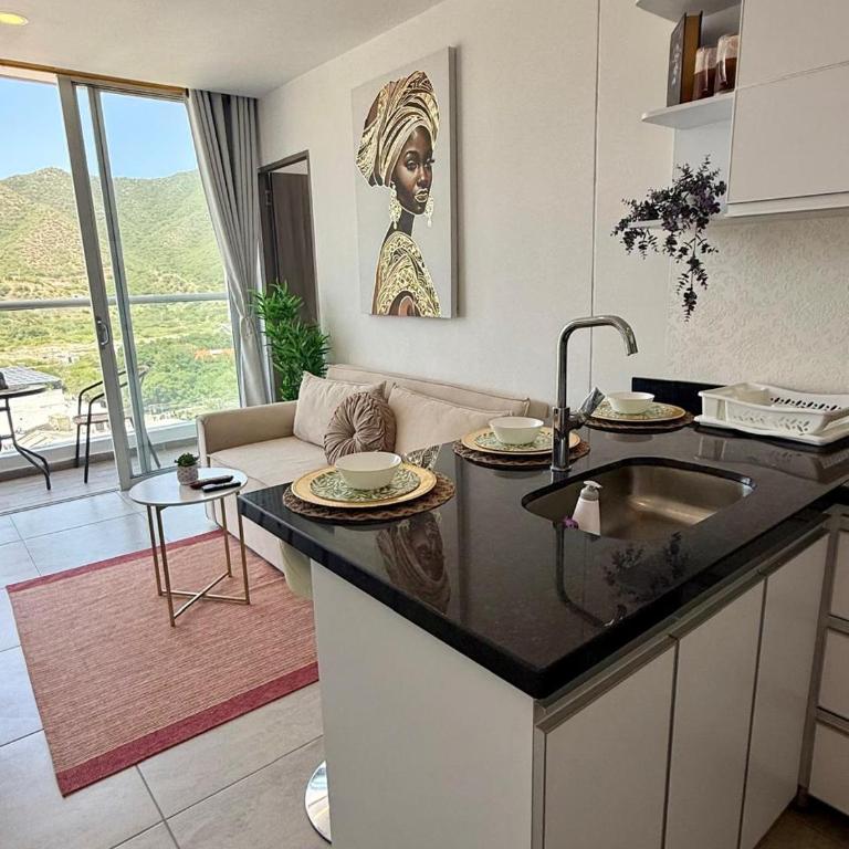 Apartamento en Rodadero, elegante y amplio a una cuadra del mar - Apartamento de 2 dormitorios - 35