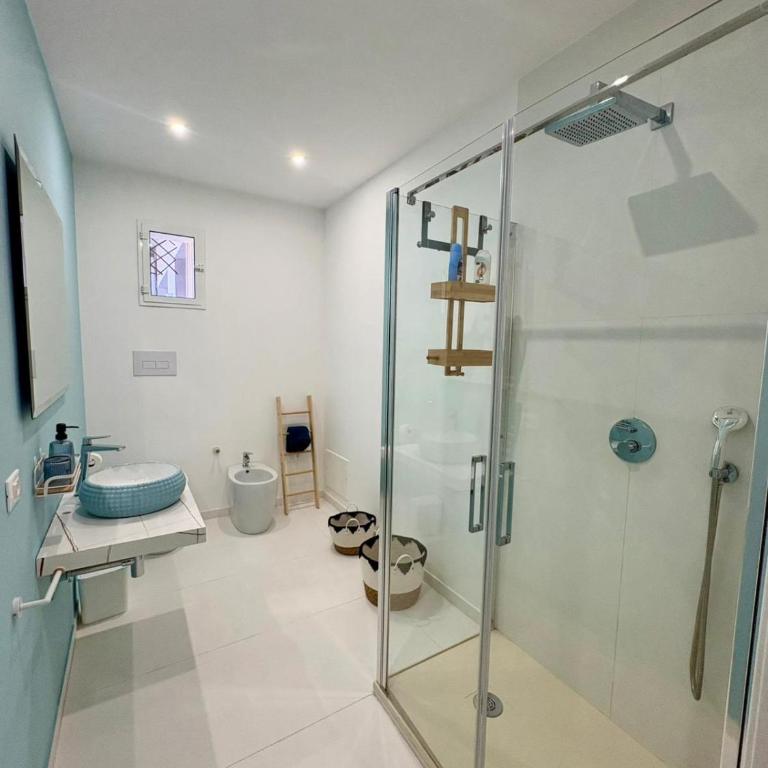 La Marmora Liberty Rooms - Camera Tripla con Bagno in Comune - 11