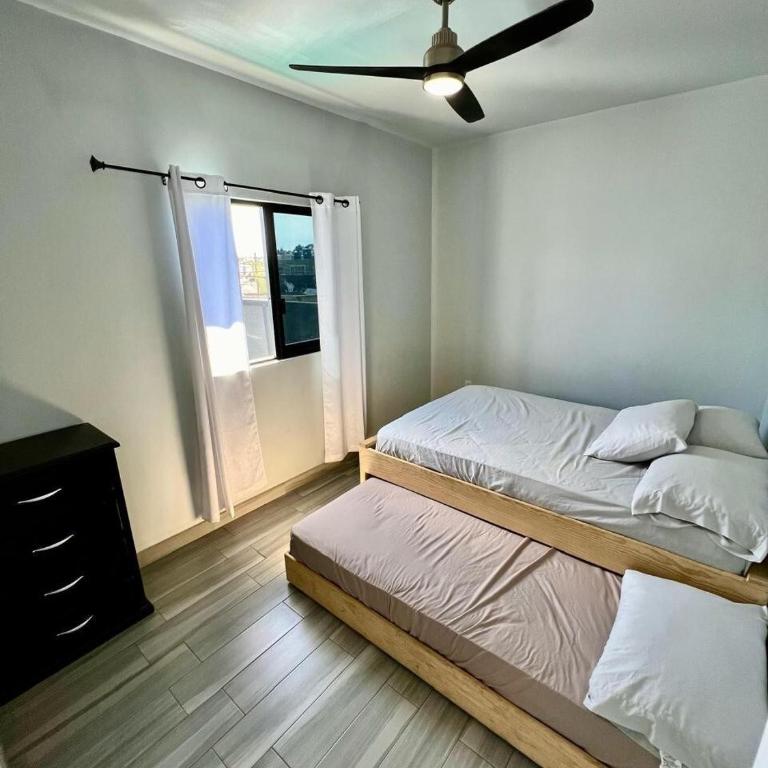 Casa Mundial 2026 for 20 people, 13 miles from Akron - Two-Bedroom House - 12