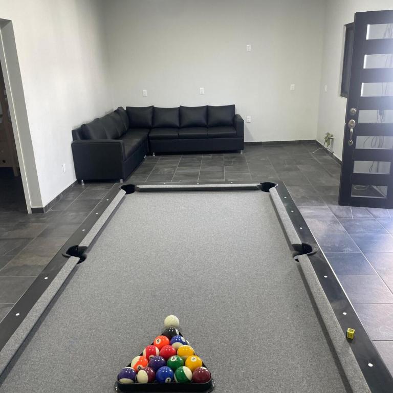Casa Mundial 2026 for 20 people, 13 miles from Akron - Two-Bedroom House - 17