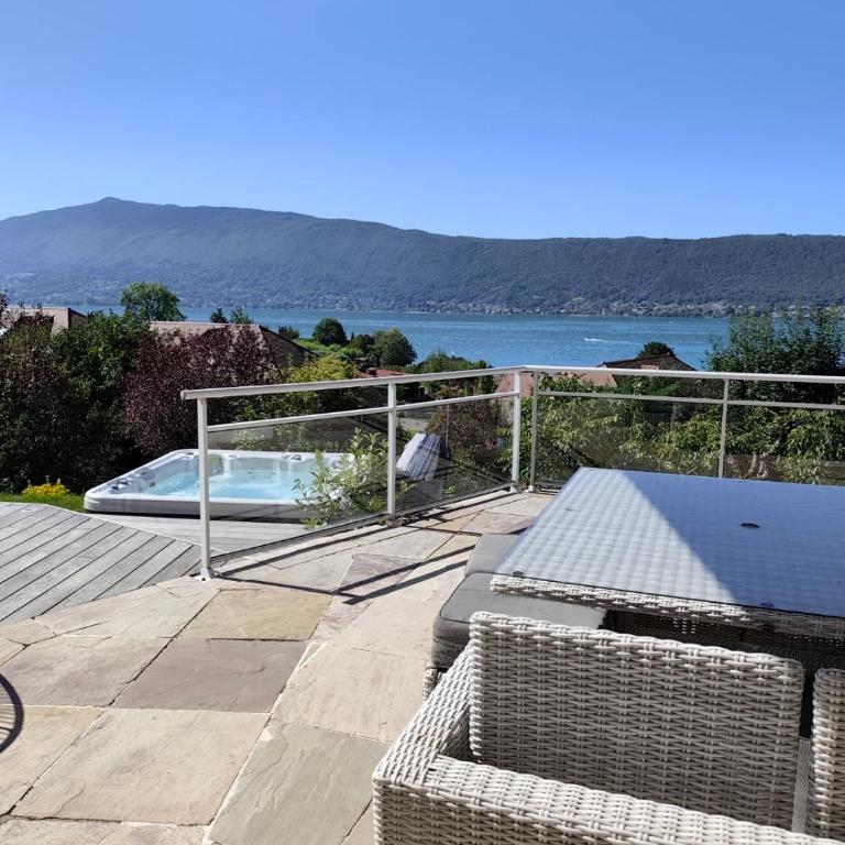 Sunshine Villa in front of Annecy Lake - Villa - Côté Plage - 6
