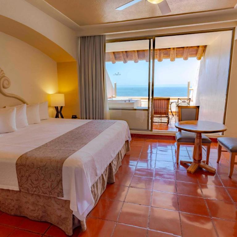 Club Regina Puerto Vallarta - One-Bedroom Penthouse King Suite with Jacuzzi and Ocean View - 7