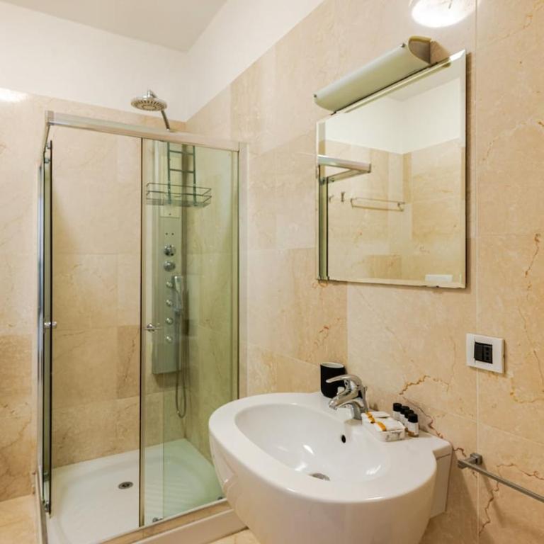 Urban Oasis Suite Design & Comfort in Ponti Romani - Appartamento con 1 Camera da Letto - 15