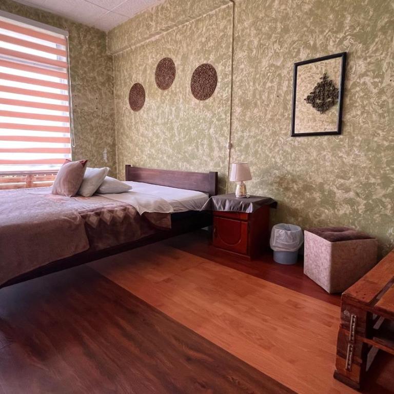 Casa Perla Cuencana Hostal - Standard Single Room with Shared Bathroom - 10