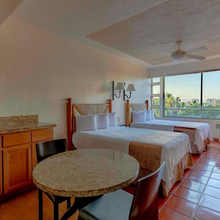 Club Regina Puerto Vallarta - King Studio with Balcony - 3