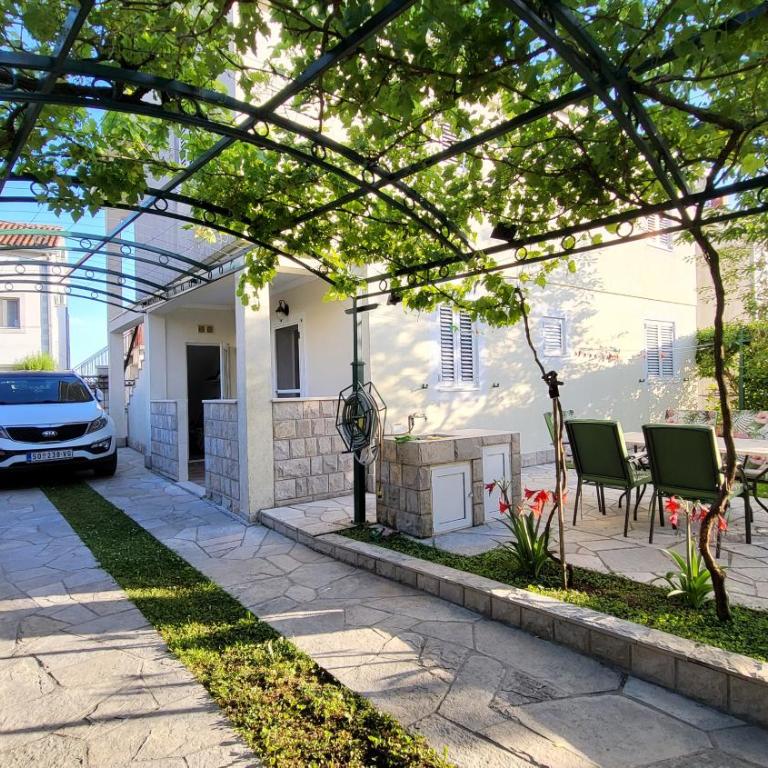 Villa Sonja Apartment & Garden - Two-Bedroom Apartment - 1