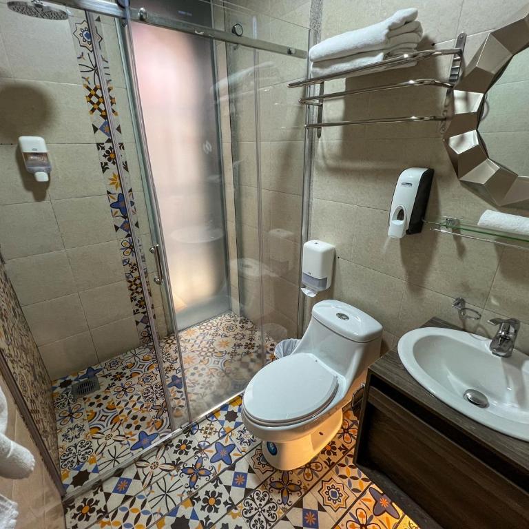 Ronda Hotel Boutique by Chat Noir - Deluxe Double or Twin Room with Balcony - 28