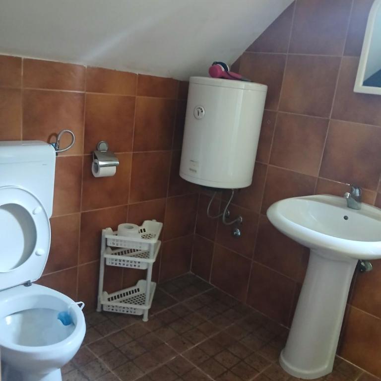 Hidden Nest For Two - One-Bedroom Chalet - 3