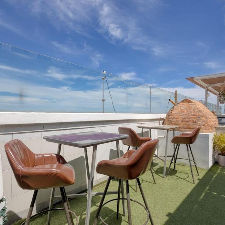 Dog-friendly hotel suite with ocean-view rooftop infinity pool, central AC & gym - Casa - 4