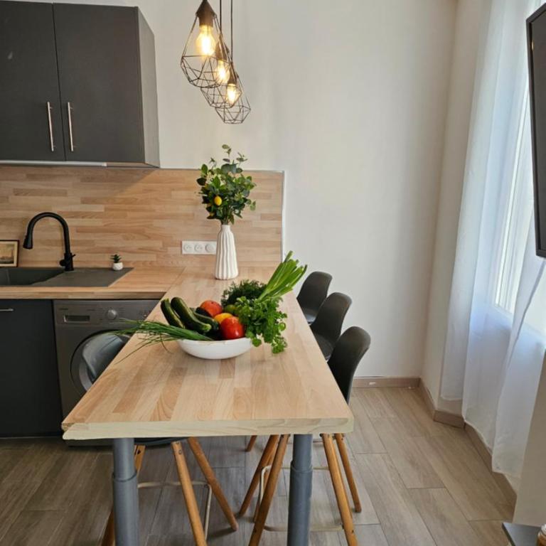 Au centre de Sanary, à 50m du port dans une magnifique rue pietonne - One-Bedroom Apartment - 3