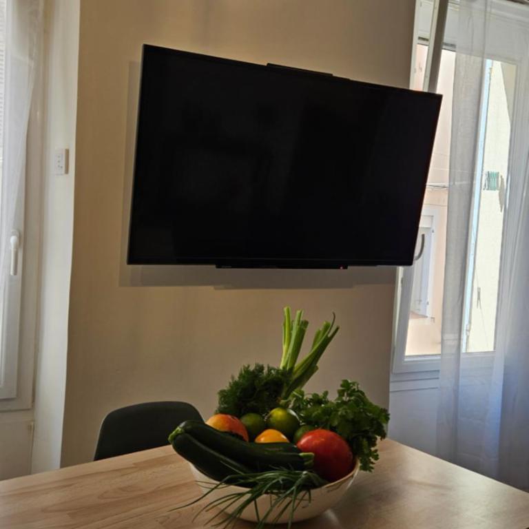 Au centre de Sanary, à 50m du port dans une magnifique rue pietonne - One-Bedroom Apartment - 2