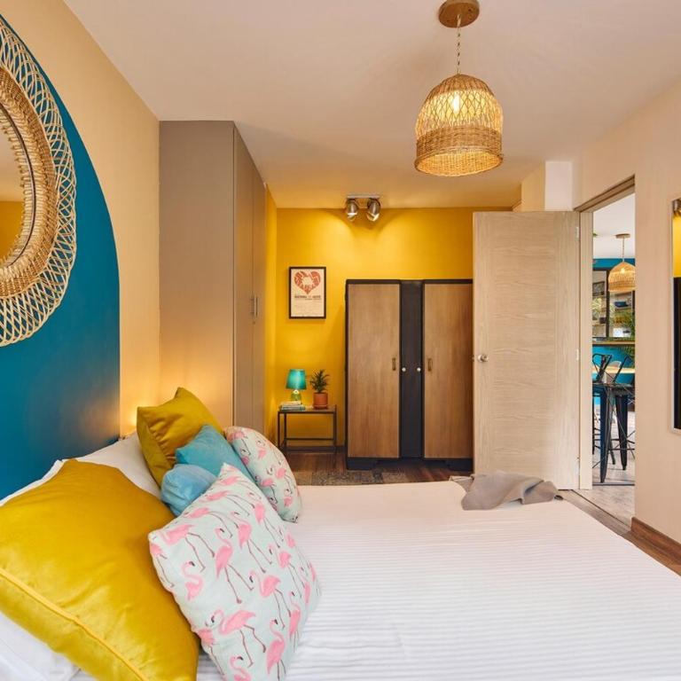 Elegant 2 Bedroom Escape with Jacuzzi & City Vibes - Apartamento de 3 dormitorios - 10