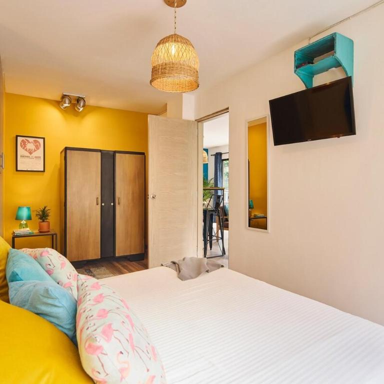 Elegant 2 Bedroom Escape with Jacuzzi & City Vibes - Apartamento de 3 dormitorios - 23
