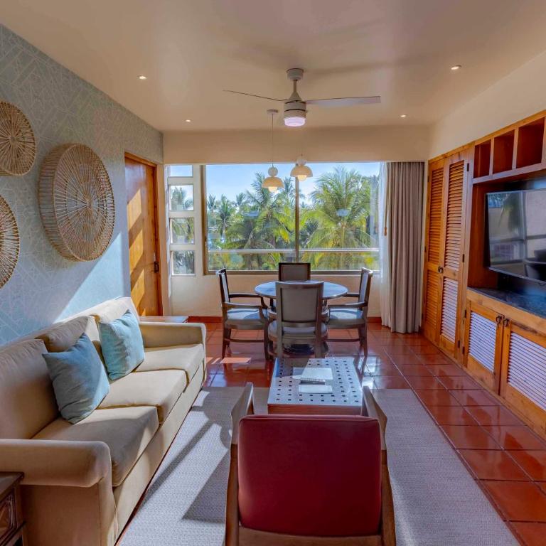 Club Regina Puerto Vallarta - Two-Bedroom Deluxe King Suite with Balcony, Jacuzzi and Lagoon View - 10