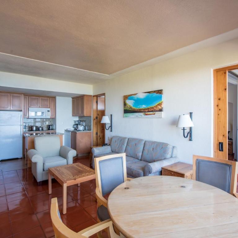 Club Regina Puerto Vallarta - Two-Bedroom Deluxe King Suite with Jacuzzi, Terrace and Partial Ocean View - 10