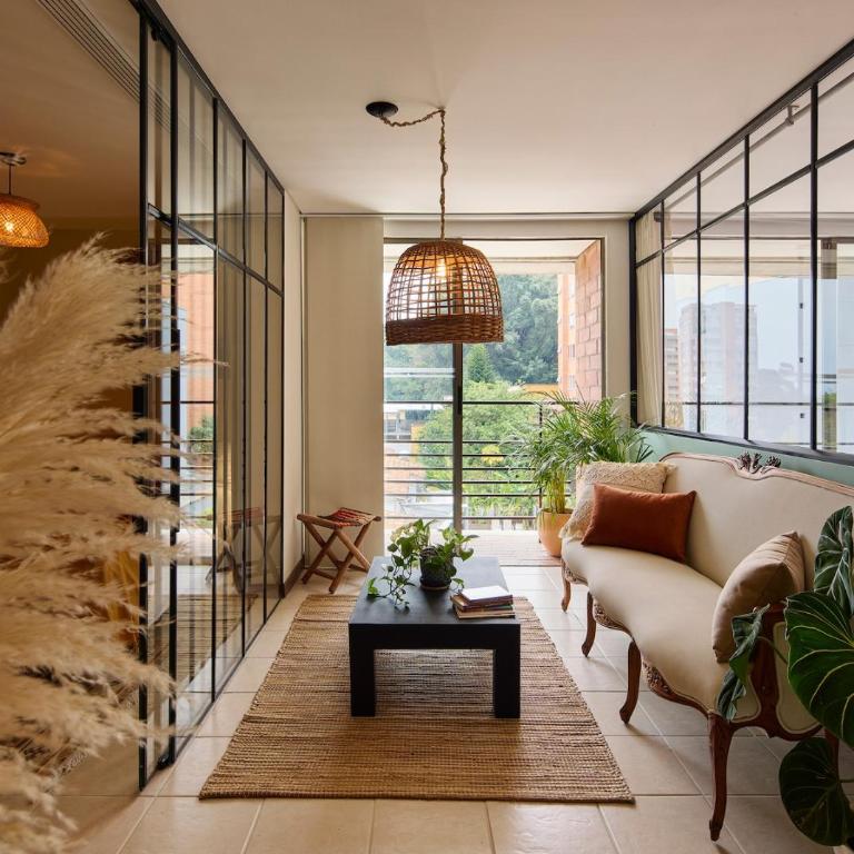 Rare 2BR 2BA Poblado Balconies Walk to Night Life - Apartamento de 2 dormitorios - 1