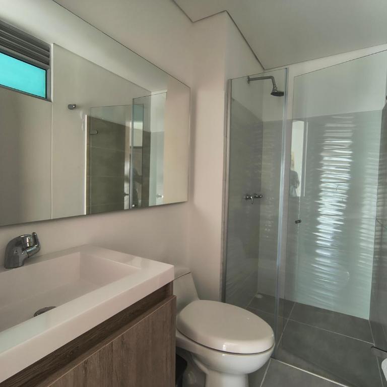 Serena del Mar Piscina, Balcón y Parqueadero - Two-Bedroom Apartment - 8