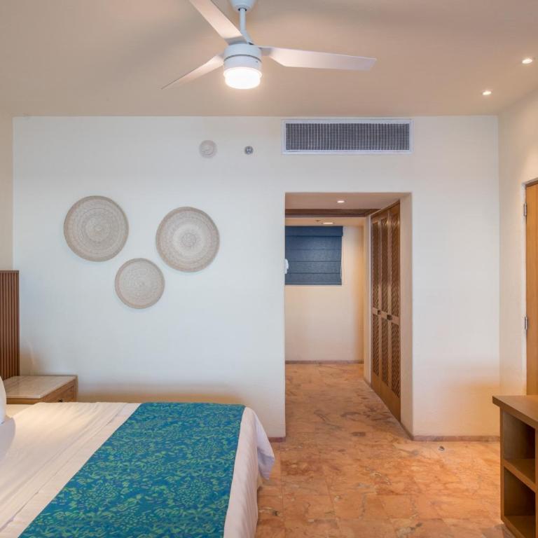 Club Regina Los Cabos - Two-Bedroom Deluxe King Suite with Jacuzzi, Terrace and Partial Ocean View - 6