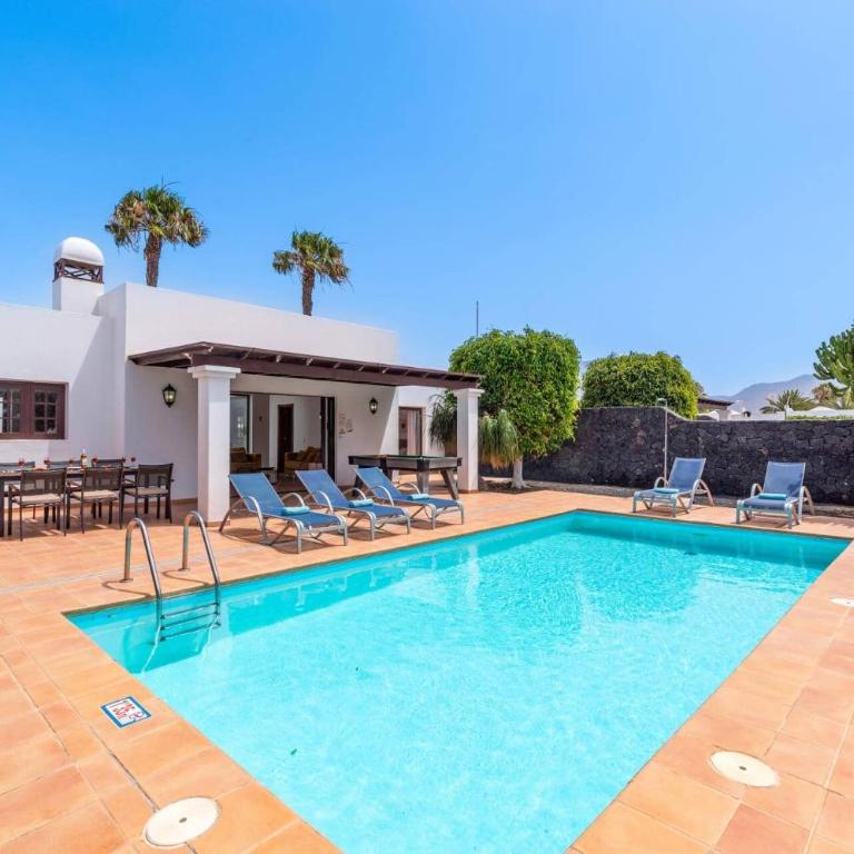 Villa Flamingo by Villa Plus - Villa - 1